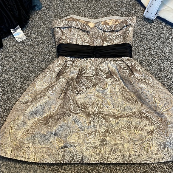 Rare Find – dELiA*s Gold & Cream Strapless A-Line Dress – Size 1 - Picture 7 of 9